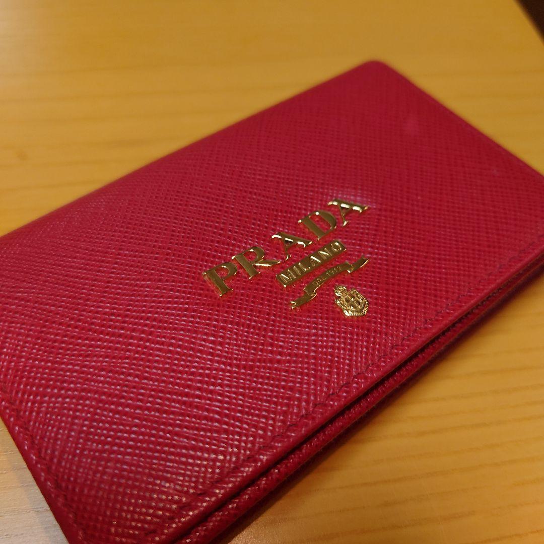 PRADA レッド 名刺入れ