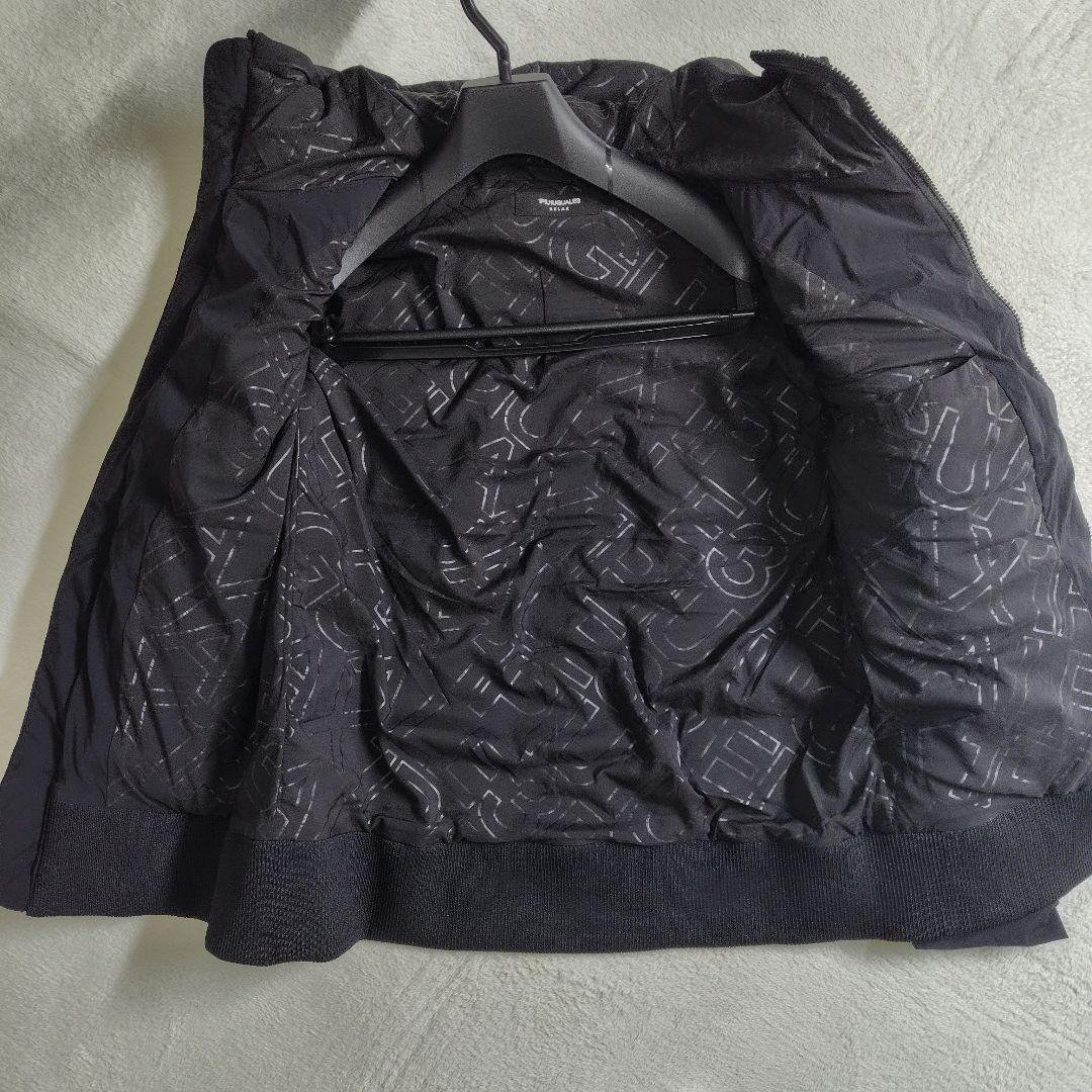 極美品　ウノ ピゥ ウノ ウグァーレ トレ　ダウン　ワッペン　総柄　ビッグロゴ