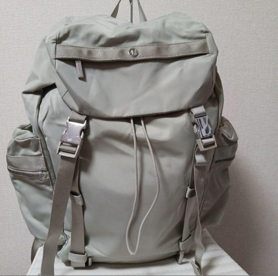 ルルレモン　lululemon　リュック　ベージュ　数回使用 25L