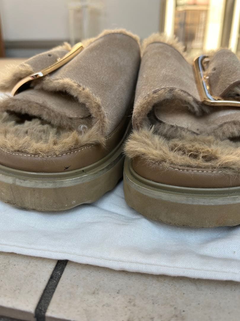 【a_you】MOHI バックル付きファーサンダル Noble