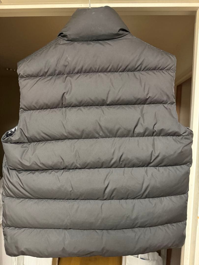 モンクレール ダウンベスト 4（XL）