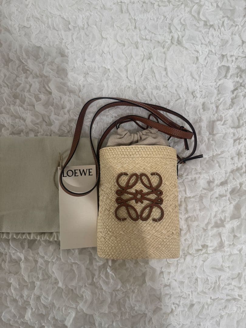 ほぼ新品　LOEWE ロエベ　かごバック　ショルダーバッグ　スクエアポケット