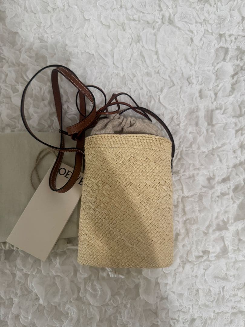 ほぼ新品　LOEWE ロエベ　かごバック　ショルダーバッグ　スクエアポケット