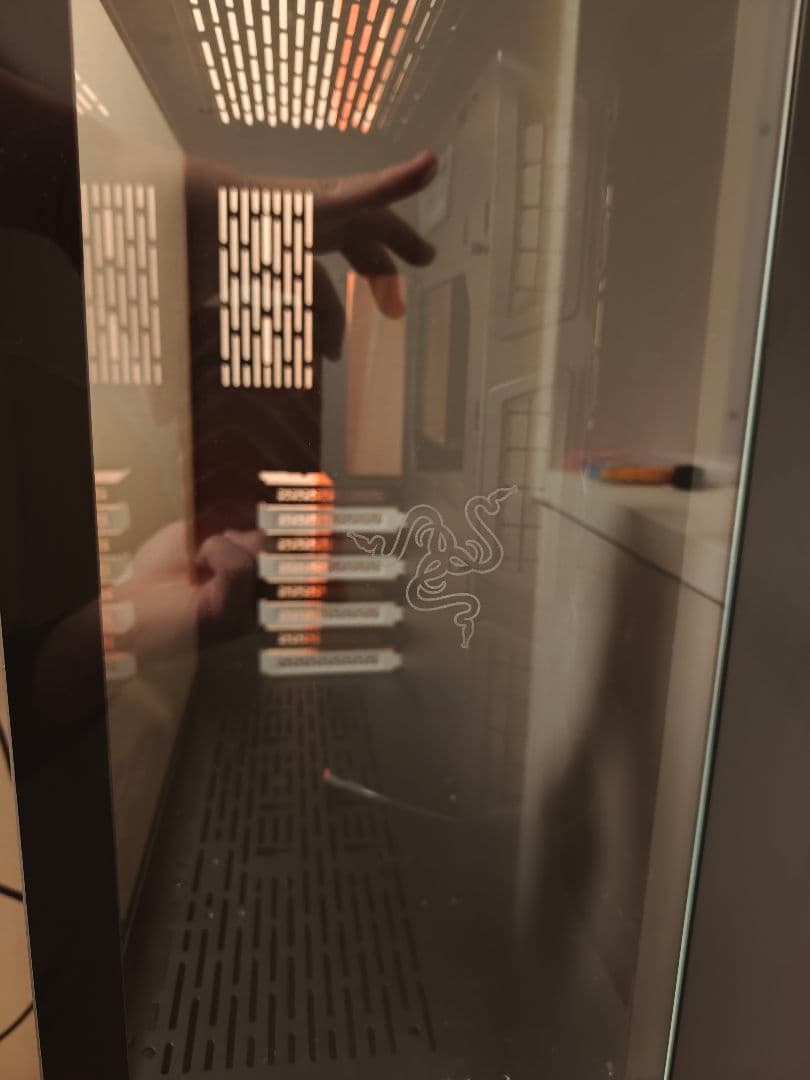 Razerファン必見 Lianli O11 Razer +ファン9個+RGBコン