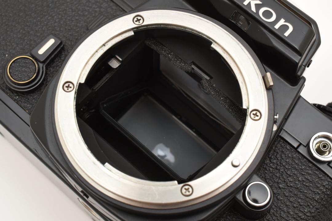 ★各部モルト張り替え済・美品★ ニコン Nikon FE ボディ #18850