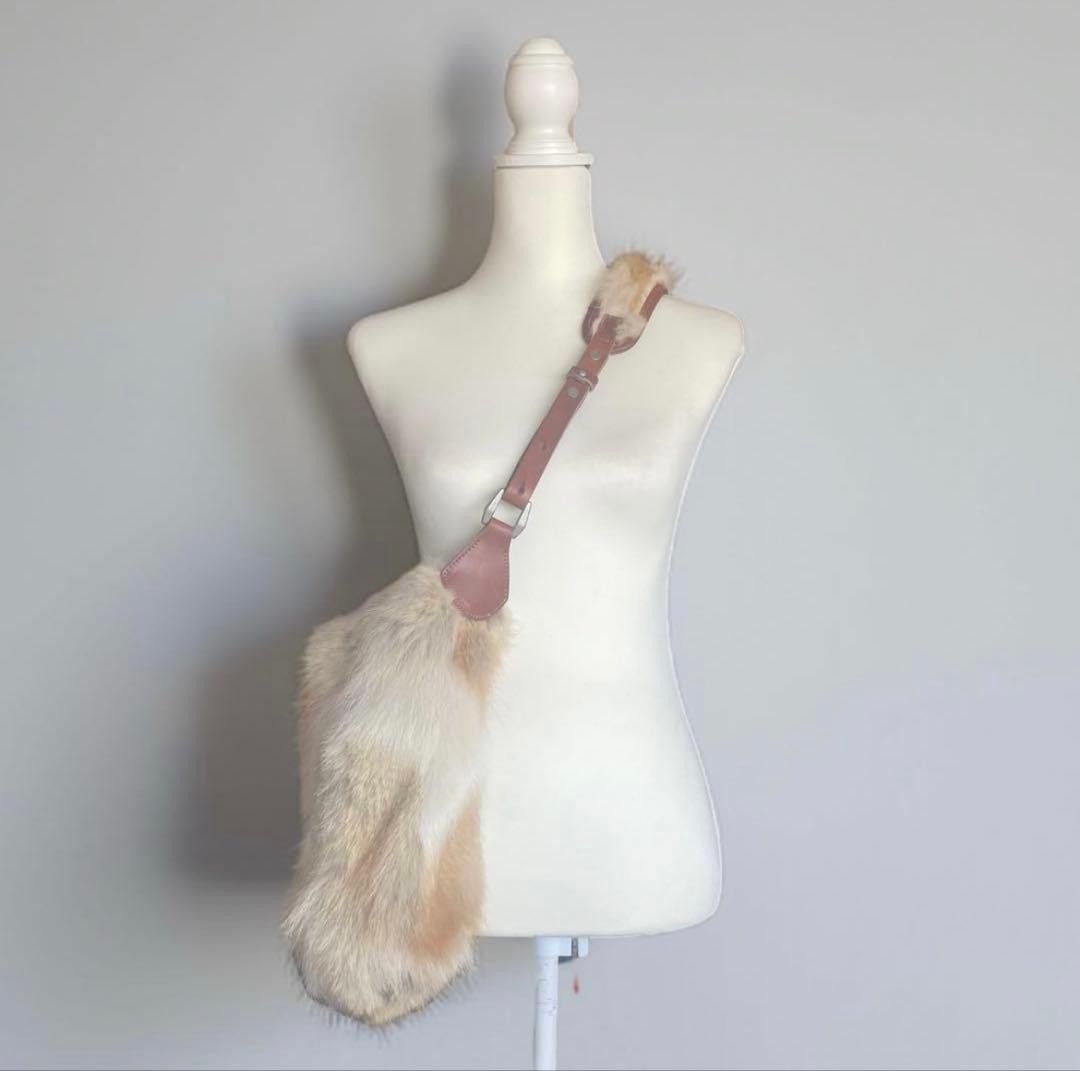 極美品★イサムカタヤマ バックラッシュ ショルダーバッグ バナナ 毛皮 本革