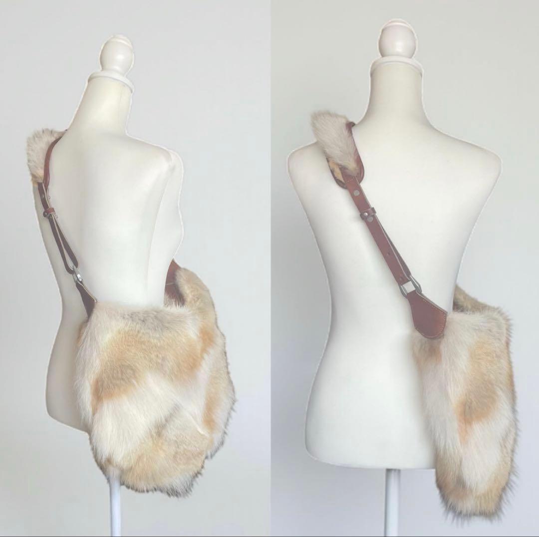 極美品★イサムカタヤマ バックラッシュ ショルダーバッグ バナナ 毛皮 本革