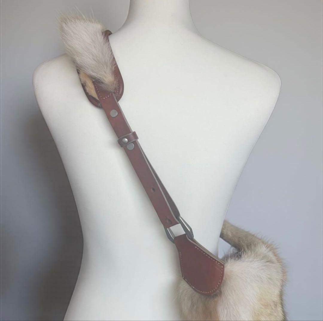 極美品★イサムカタヤマ バックラッシュ ショルダーバッグ バナナ 毛皮 本革