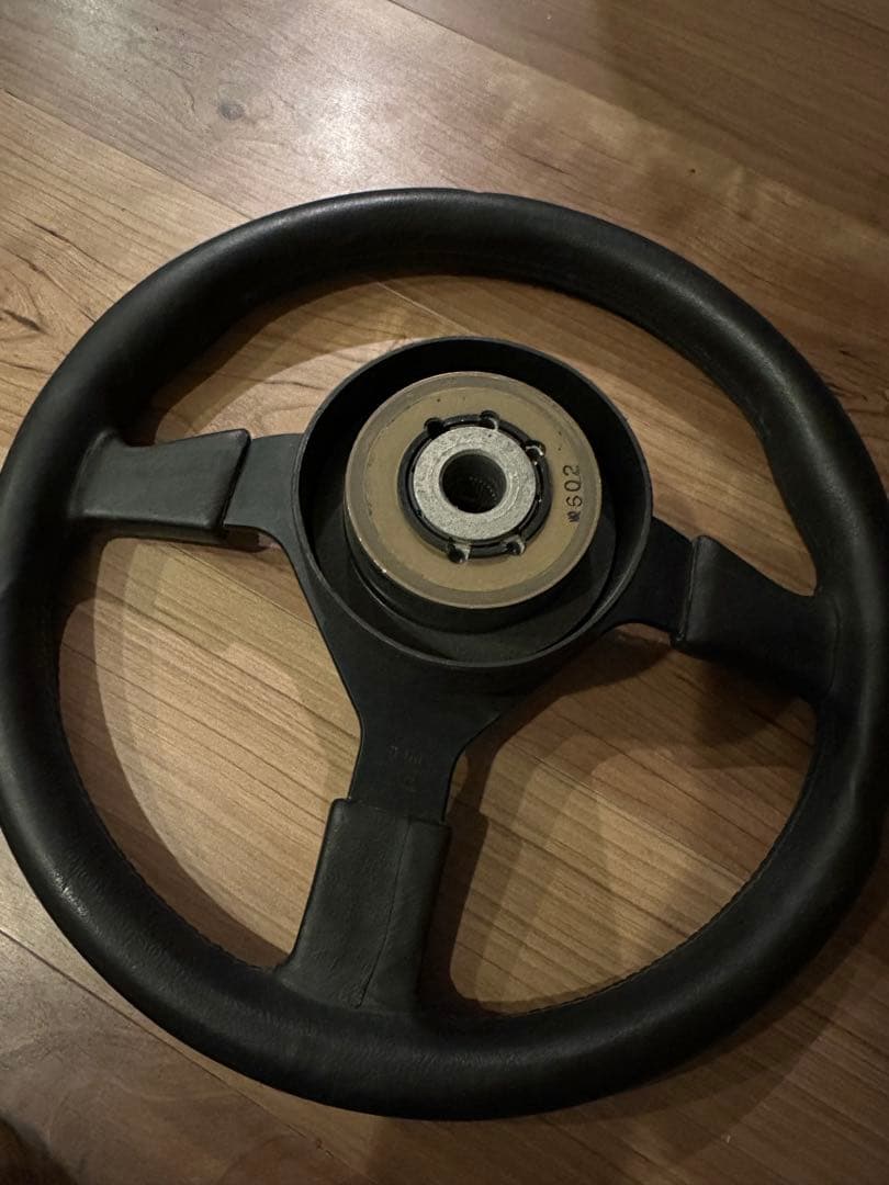 momo ステアリング 3スポーク 黒