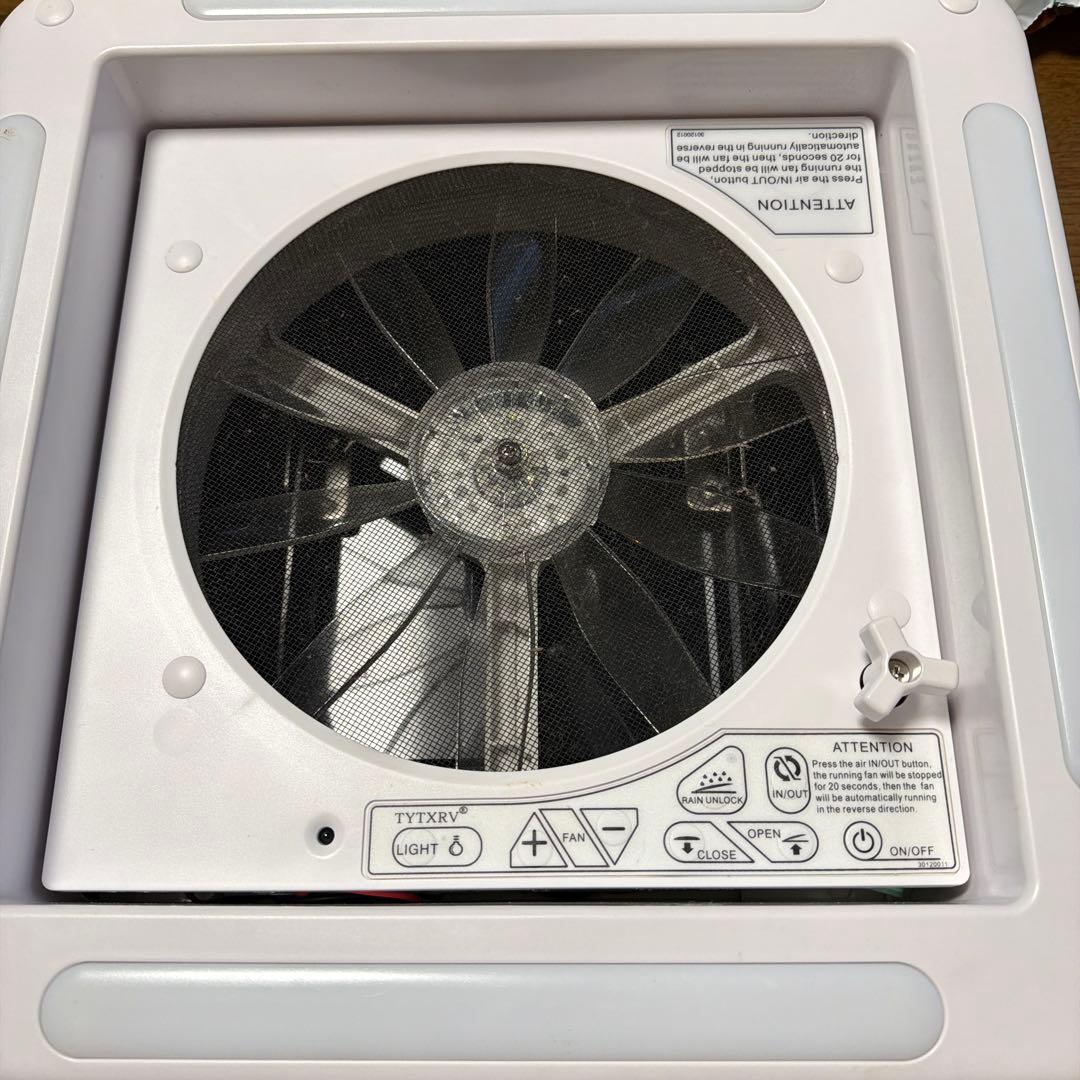 ハイエース換気扇　4型以降