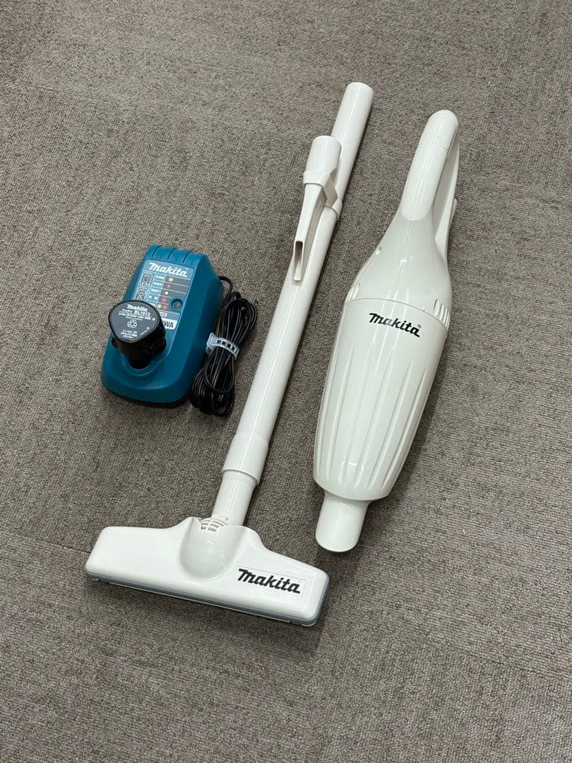 【新品同様】マキタ Makita CL100D 充電式スティッククリーナー 純正