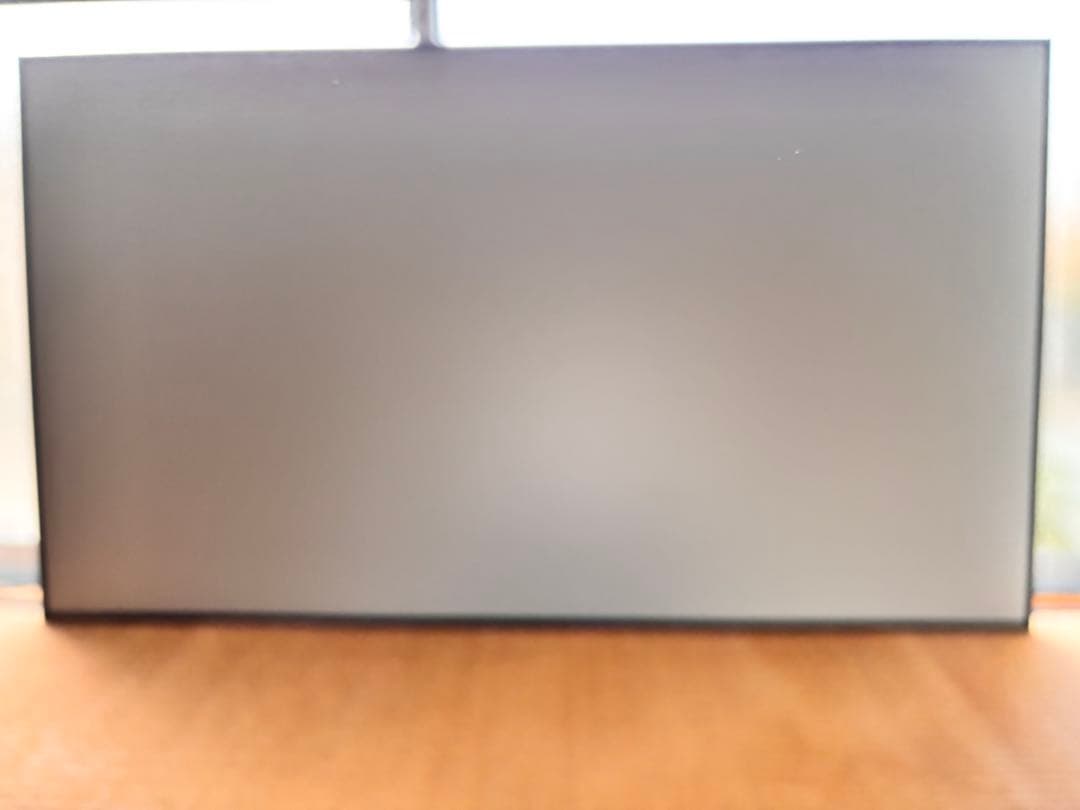 プロジェクタースクリーン