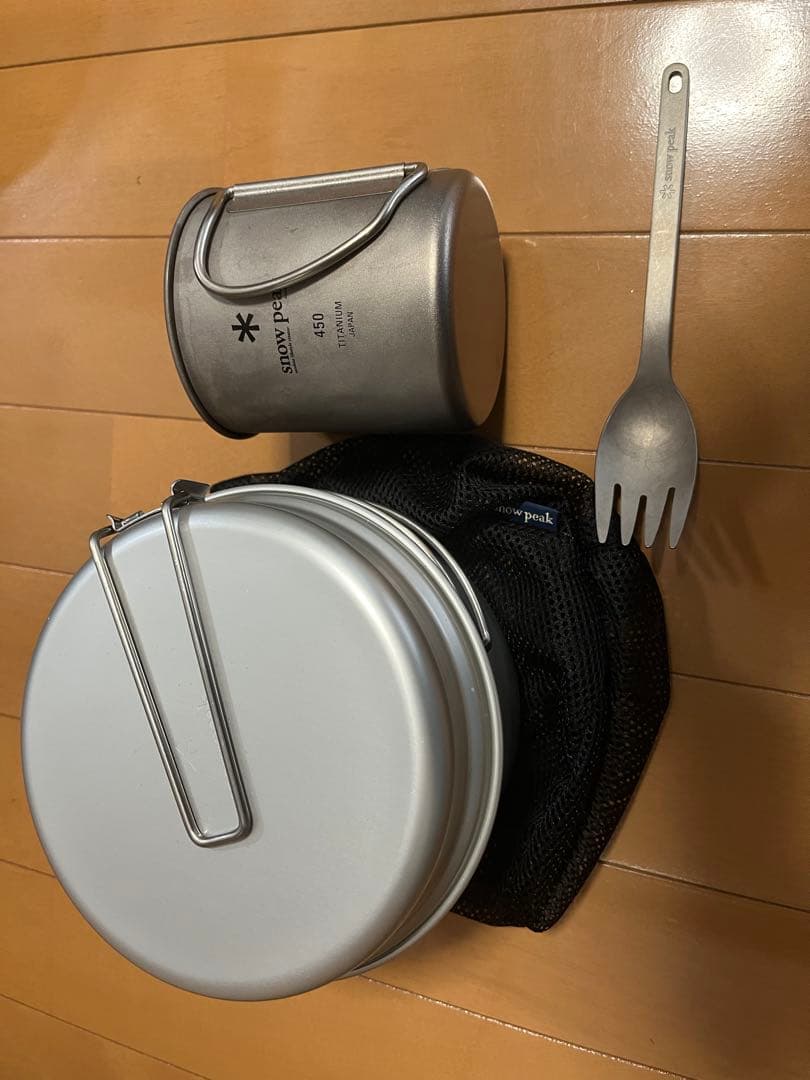 【キャンプ引退品】Colemanのキャンプテント、スノーピークの調理器具など