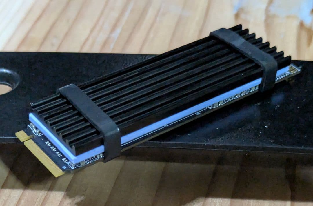 高*雲様 2TB NVMe SSD ヒートシンク付き