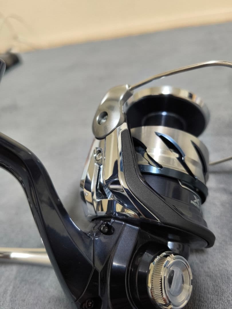 極美品　シマノ　ツインパワー　SW 8000HG　スピニングリール