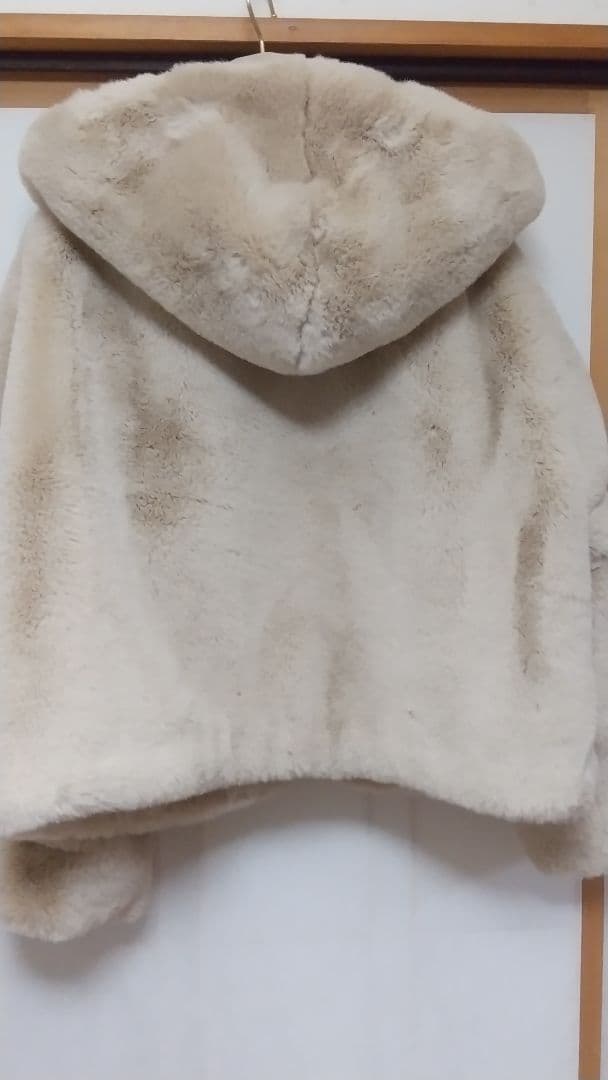 アリシアスタン フード付きベージュファーコート