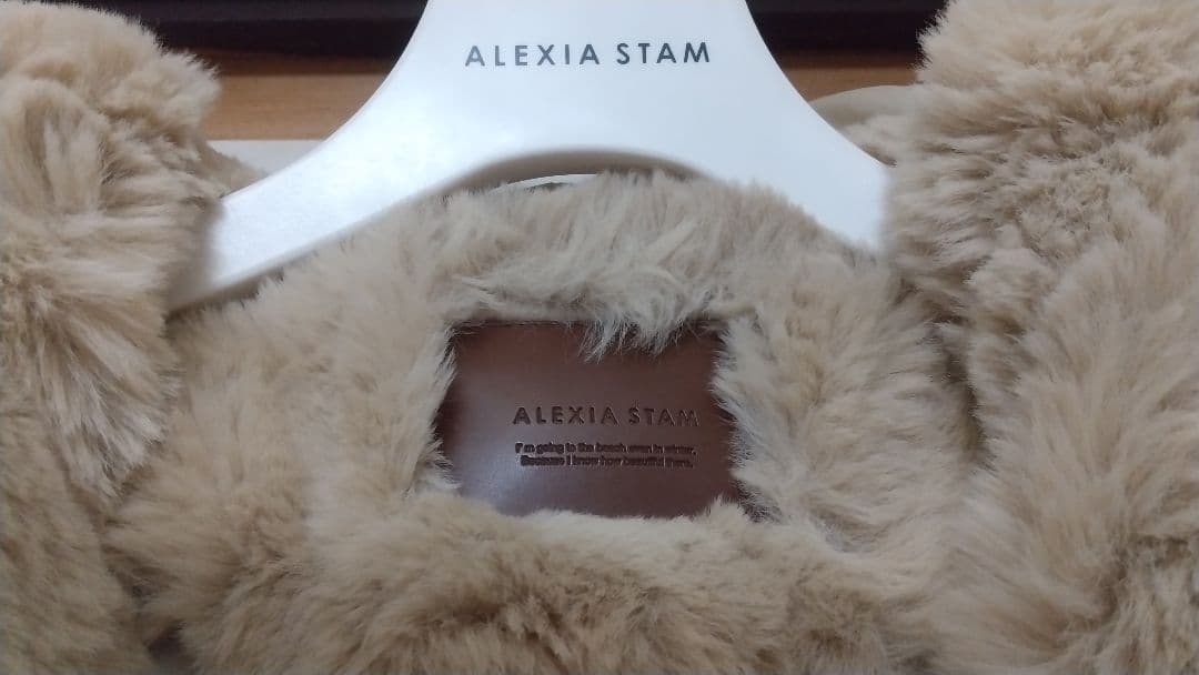 アリシアスタン フード付きベージュファーコート