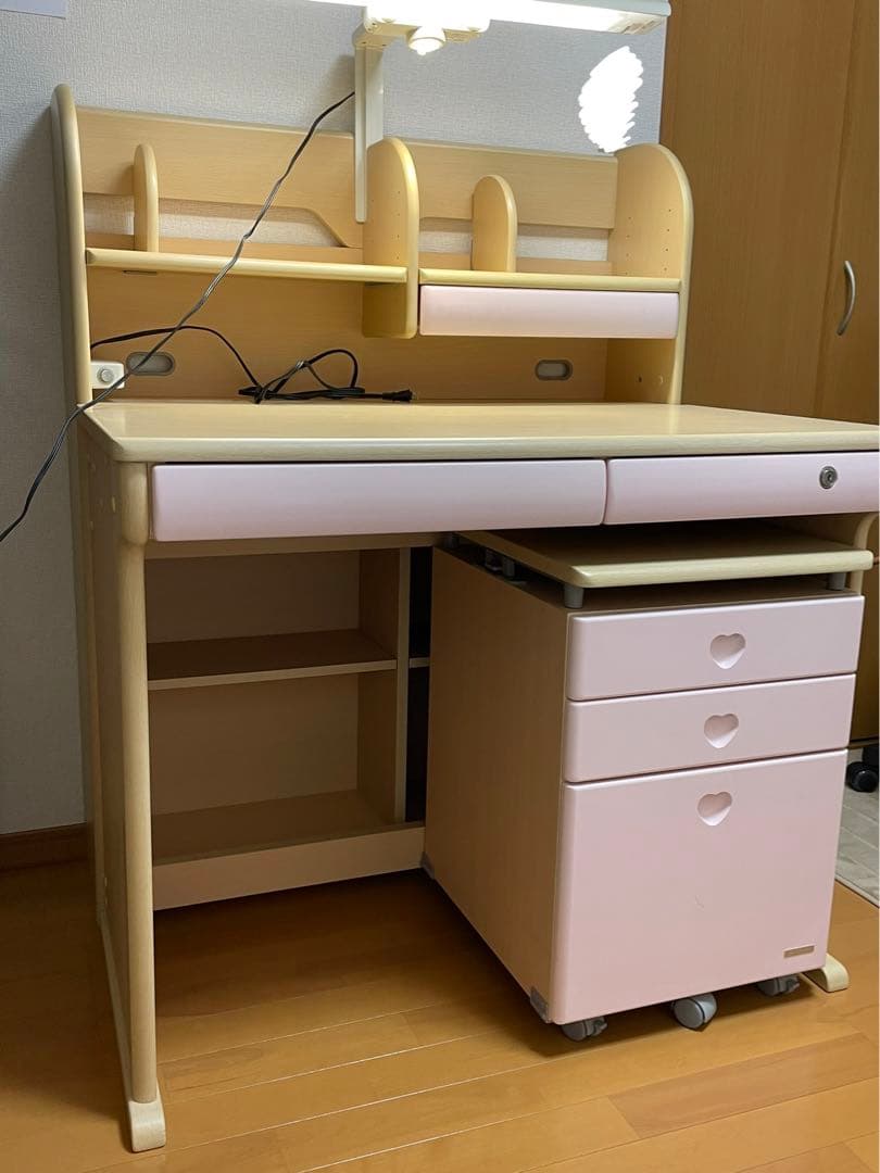 かたかた　　コイズミ　学習机　② (シェルフ、ワゴンは別売りです！)