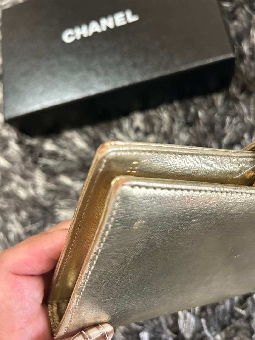 CHANEL ゴールド 二つ折り長財布 ガマ口　箱付き