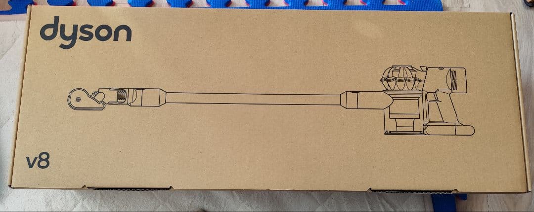 ⭐️新品未使用品⭐️Dyson v8⭐️購入価格３７０００円。
