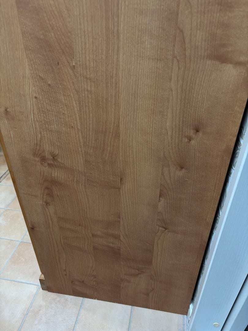 モモナチュラル　食器棚　アルダー材　ガラス扉