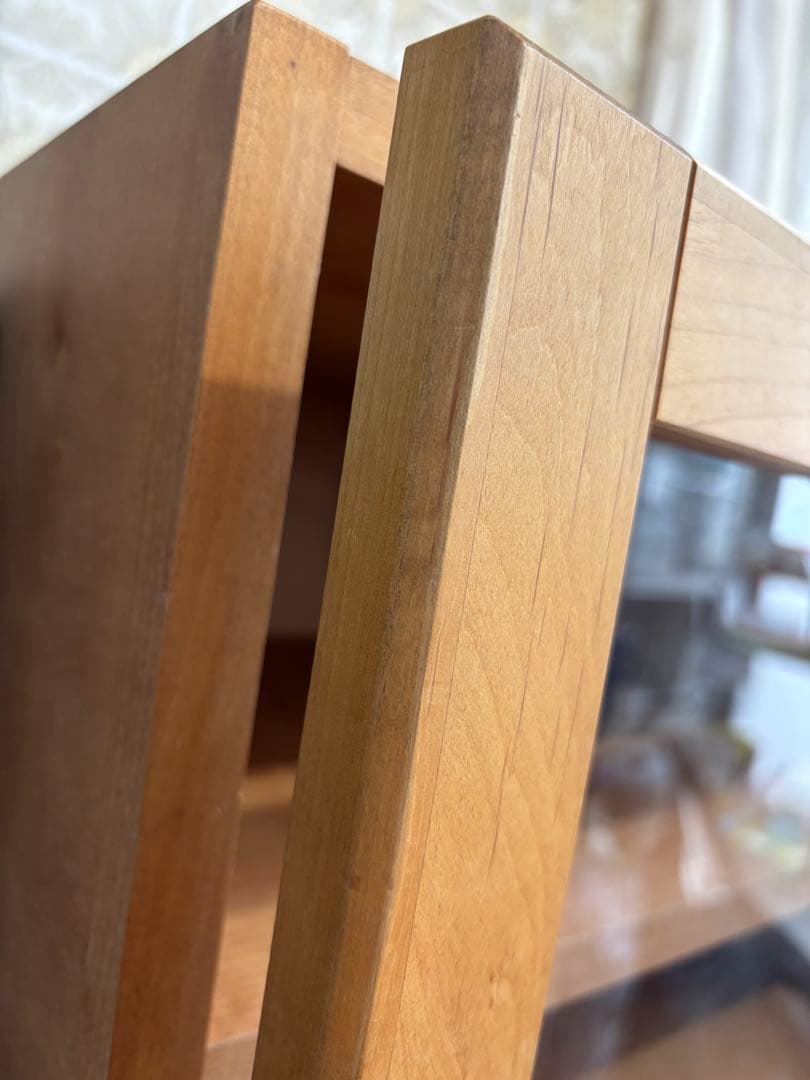 モモナチュラル　食器棚　アルダー材　ガラス扉