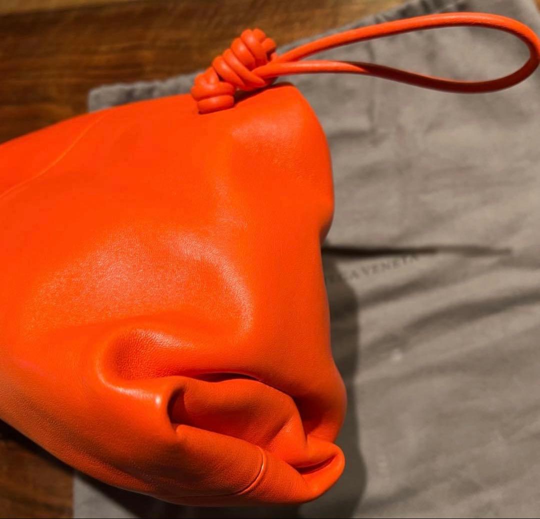 し*み様 BOTTEGA VENETA　トライアングル　クラッチバッグ美品