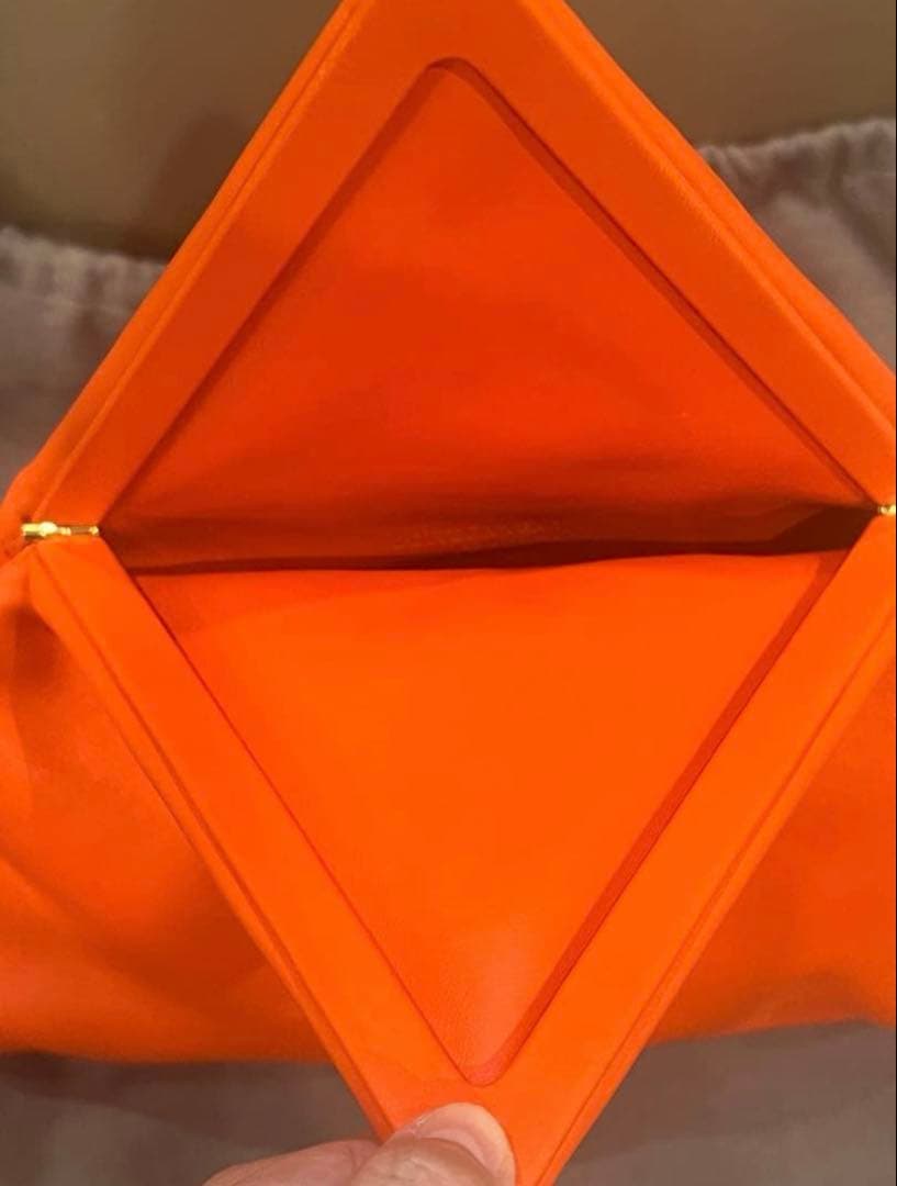 し*み様 BOTTEGA VENETA　トライアングル　クラッチバッグ美品