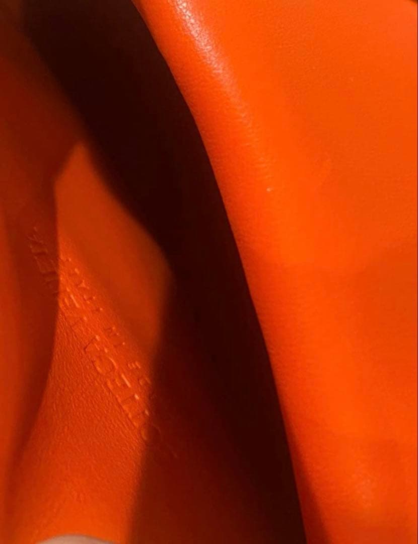 し*み様 BOTTEGA VENETA　トライアングル　クラッチバッグ美品