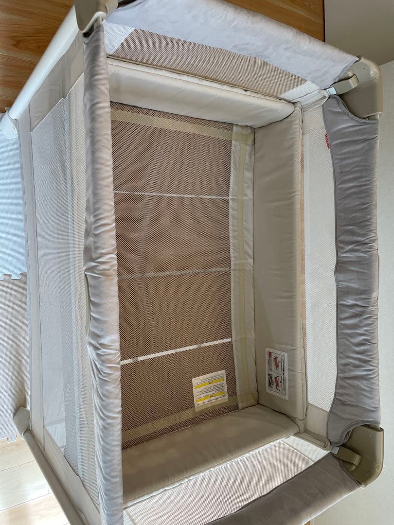 箱付き　Aprica アップリカ ココネルエアー ホワイト 折り畳みベビーベッド