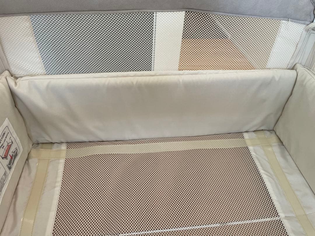 箱付き　Aprica アップリカ ココネルエアー ホワイト 折り畳みベビーベッド