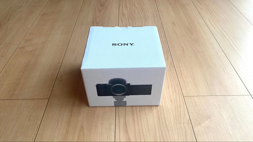 【良品】SONY VLOGCAM ZV-E10 デジタル一眼カメラ　おまけ付き