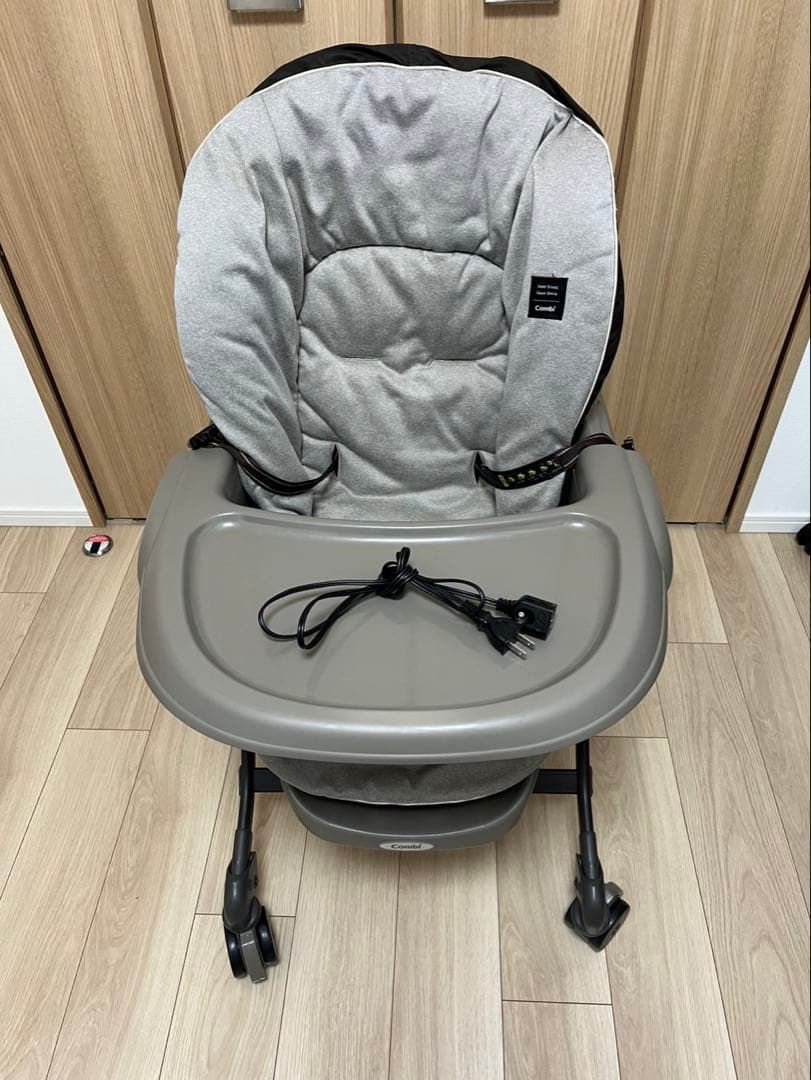 Combi コンビ　ネムリラAT BEDI オートスイング　電動