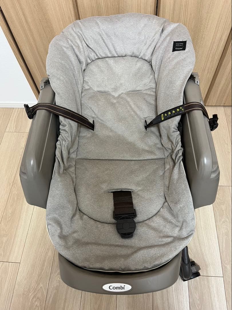 Combi コンビ　ネムリラAT BEDI オートスイング　電動