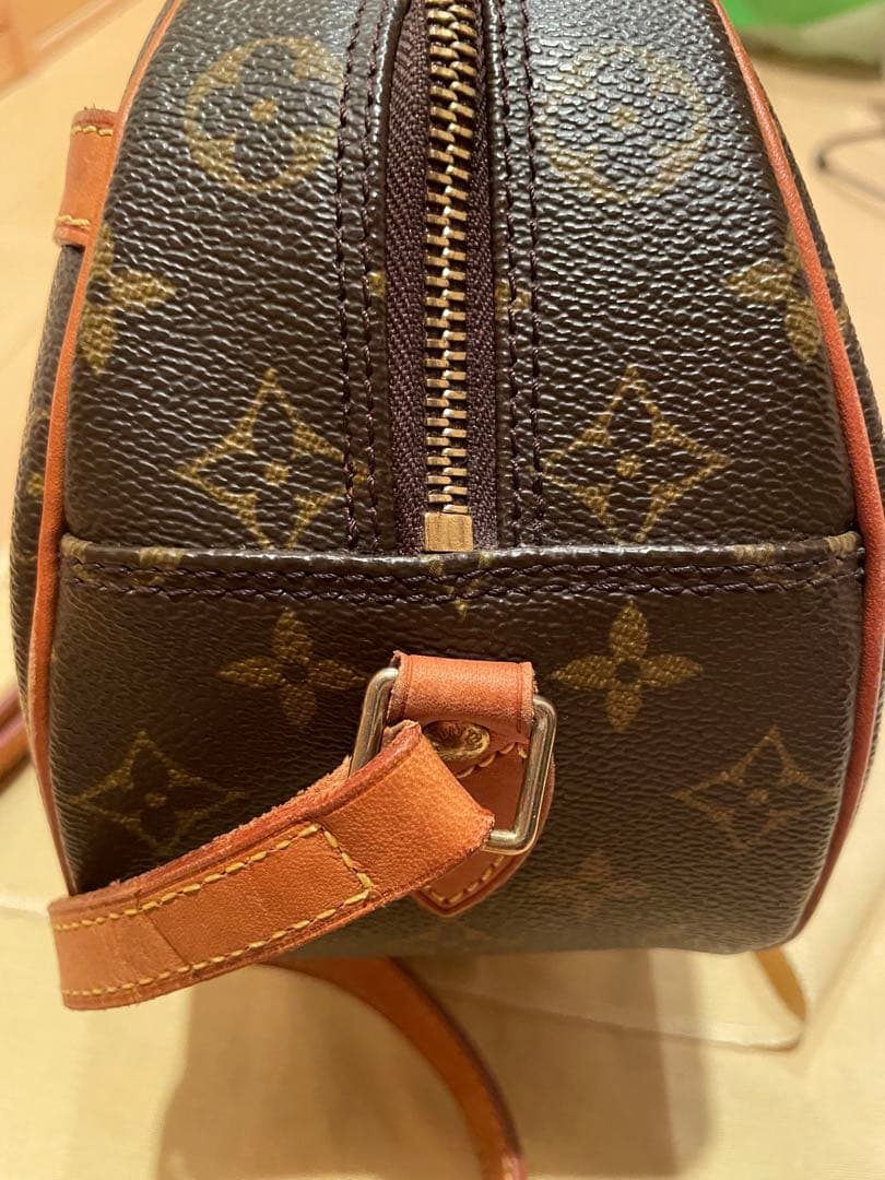【週末限定価格】LOUIS VUITTON ショルダーバッグ ブロワ モノグラム