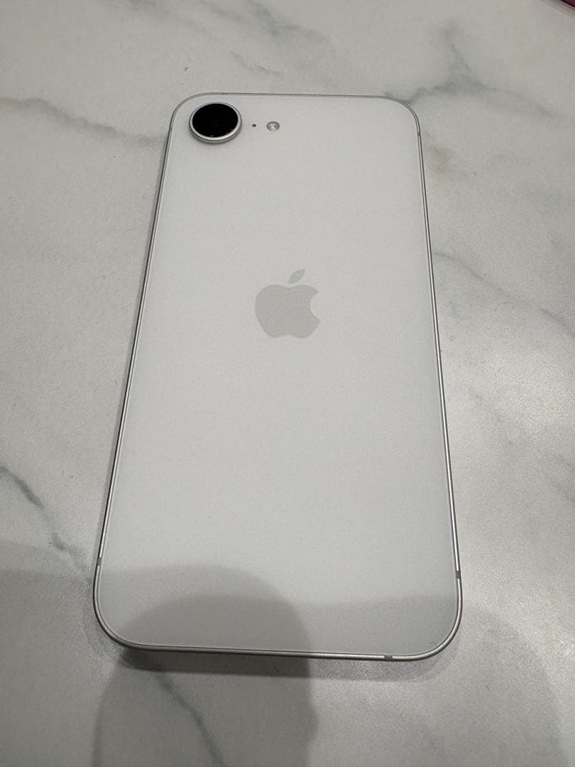 Apple iPhone16e ホワイト128GB