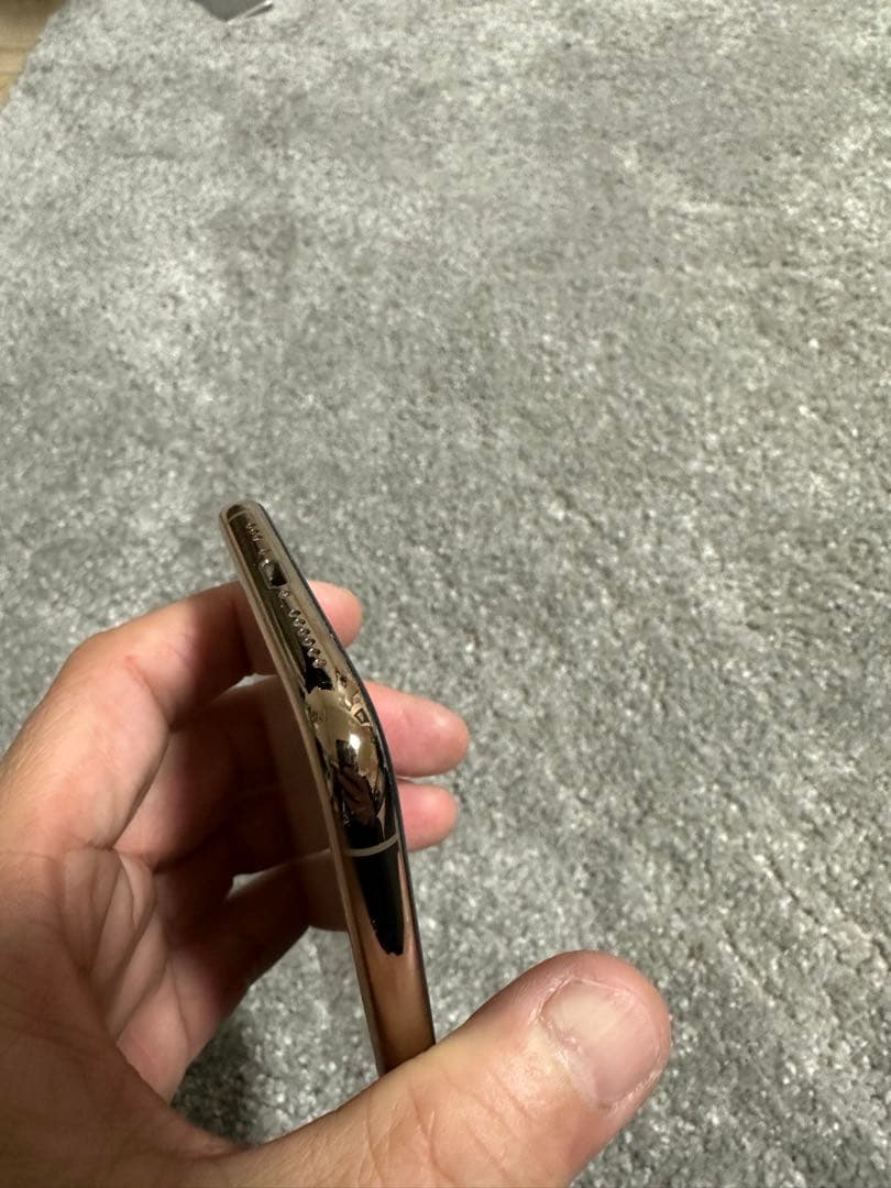 【最終値下げ】美品　iPhone Xsゴールド