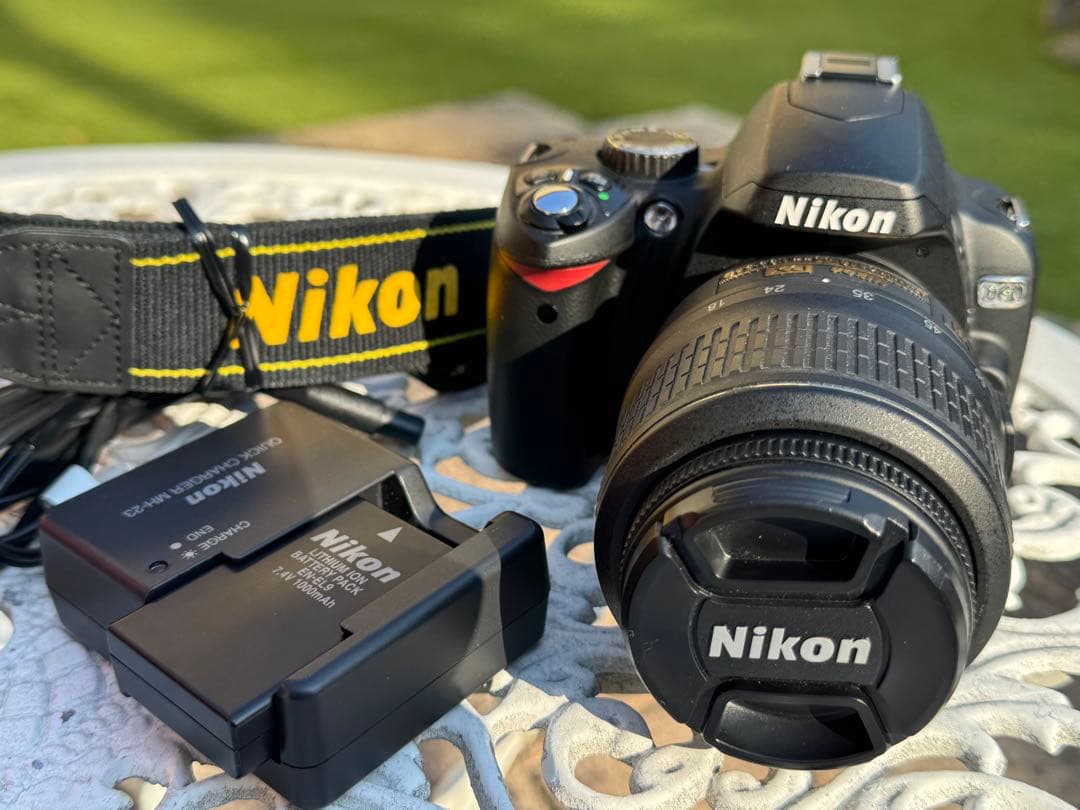 ●Nikon D60+レンズ+バッテリー+ショルダー