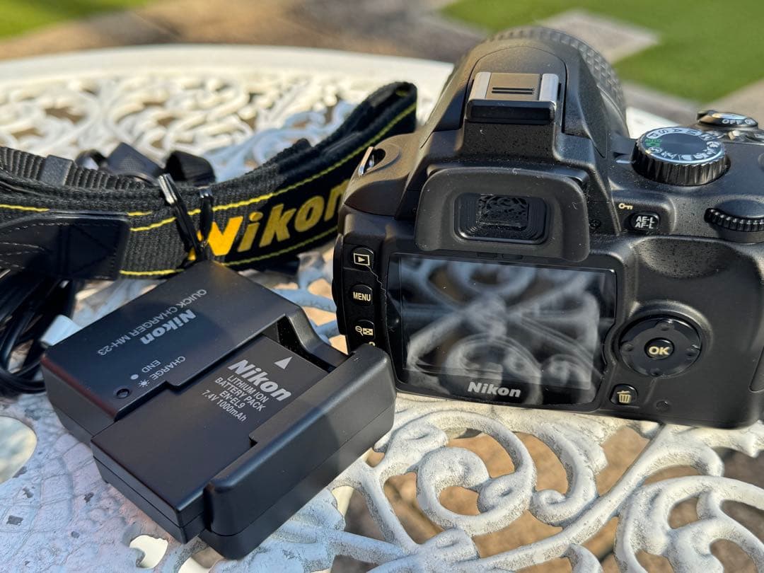 ●Nikon D60+レンズ+バッテリー+ショルダー