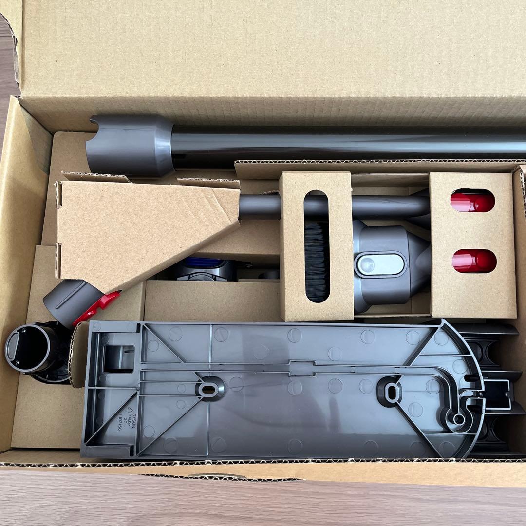 【MAYU新品未使用】Dyson V8 SV25コードレスクリーナー