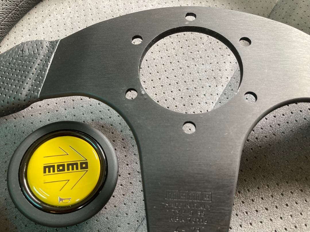 MOMO ステアリングホイール C-71 350mmコンペティション極上品