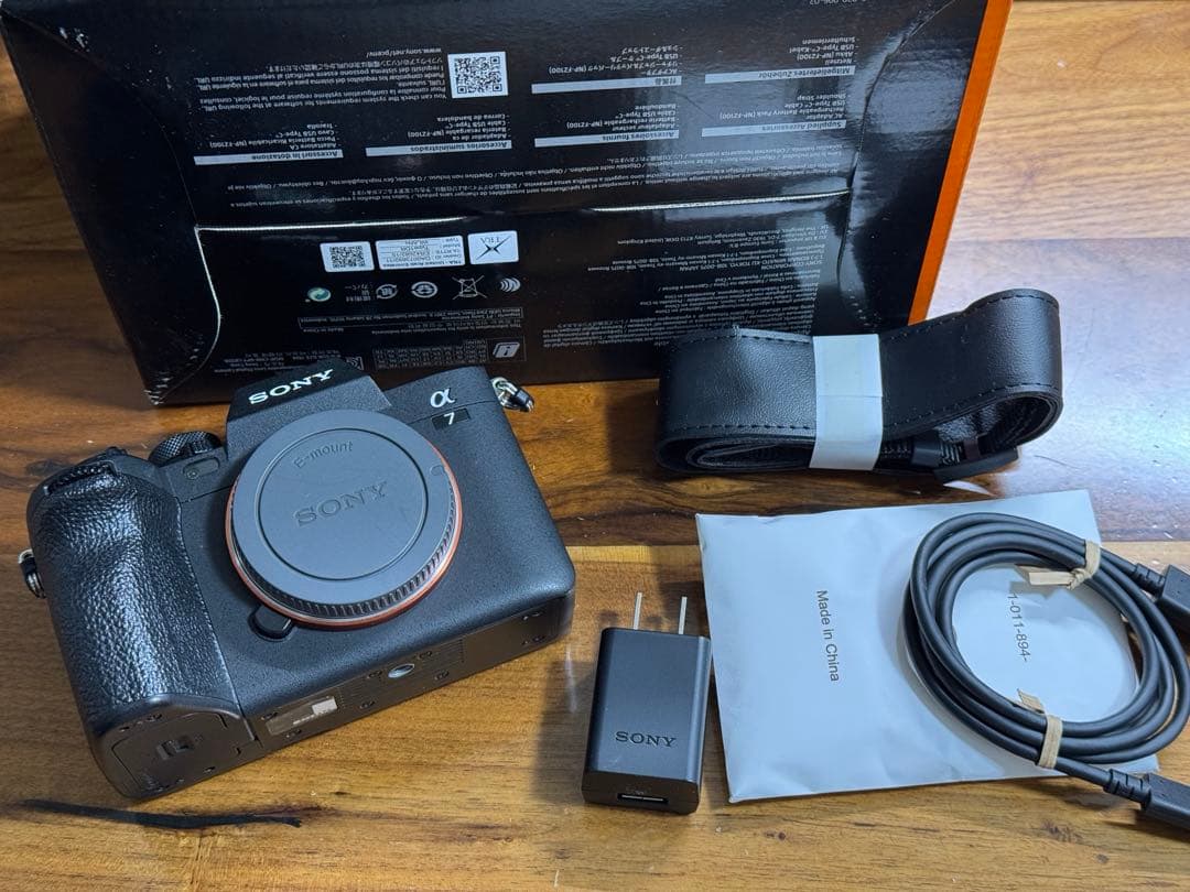 【値下】SONY α7Ⅳ ミラーレスカメラ 本体