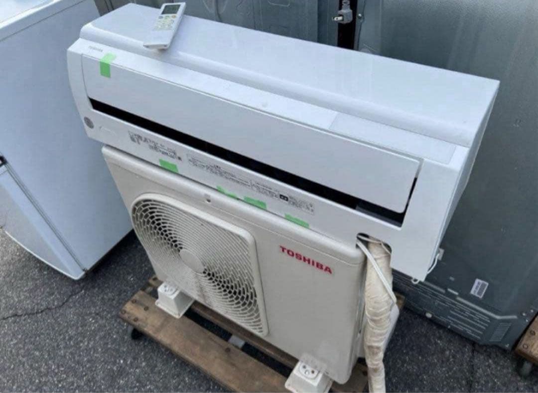 【高年式】2020年式2.2kw TOSHIBAエアコンRAS-G221M(W)