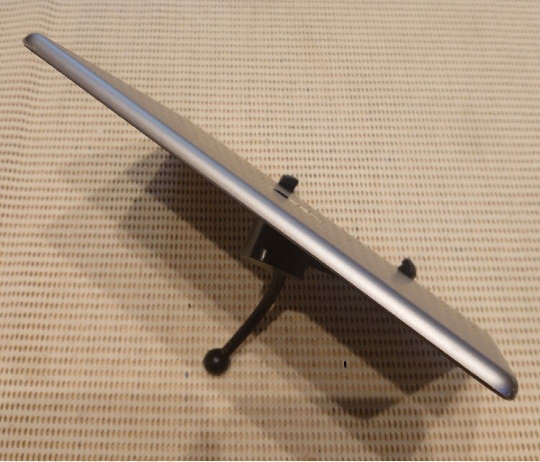 完動品iPad第6世代(A1893)本体128GBグレイ送料込NJF8M