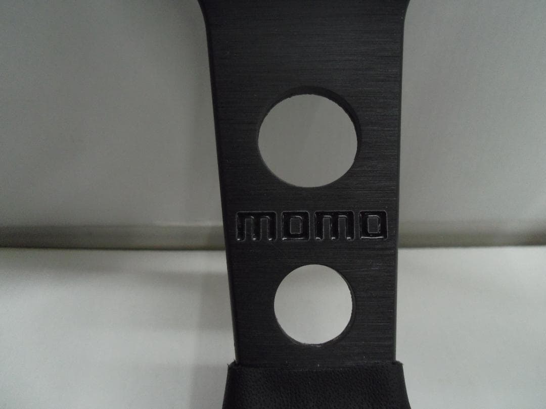 【未使用】momo ステアリング ZHC-SWM026 レザーブラック タグ付き