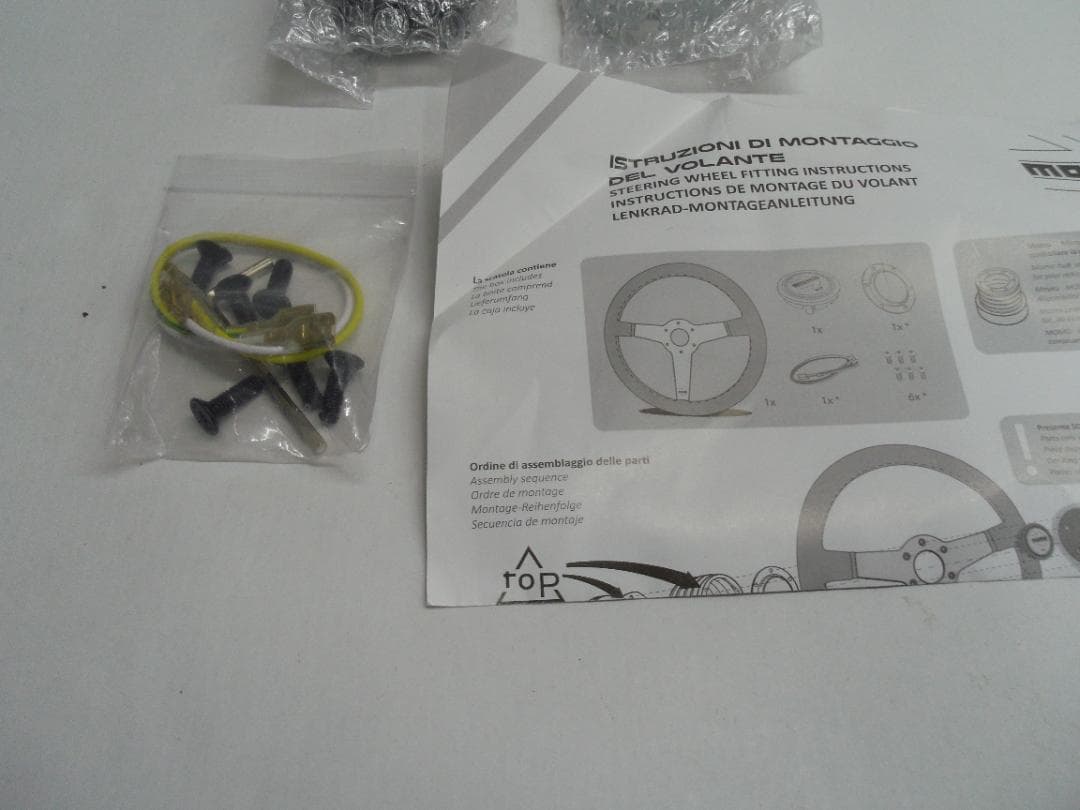 【未使用】momo ステアリング ZHC-SWM026 レザーブラック タグ付き