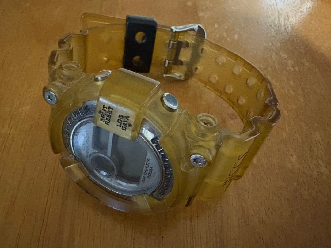 CASIO G-SHOCK クリアイエロー デジタル腕時計（箱なし、電池切れ）