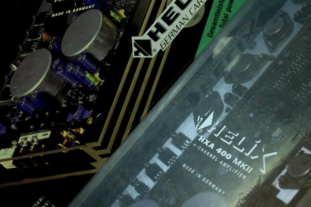 HELIX　4ch　パワーアンプ　HXA400