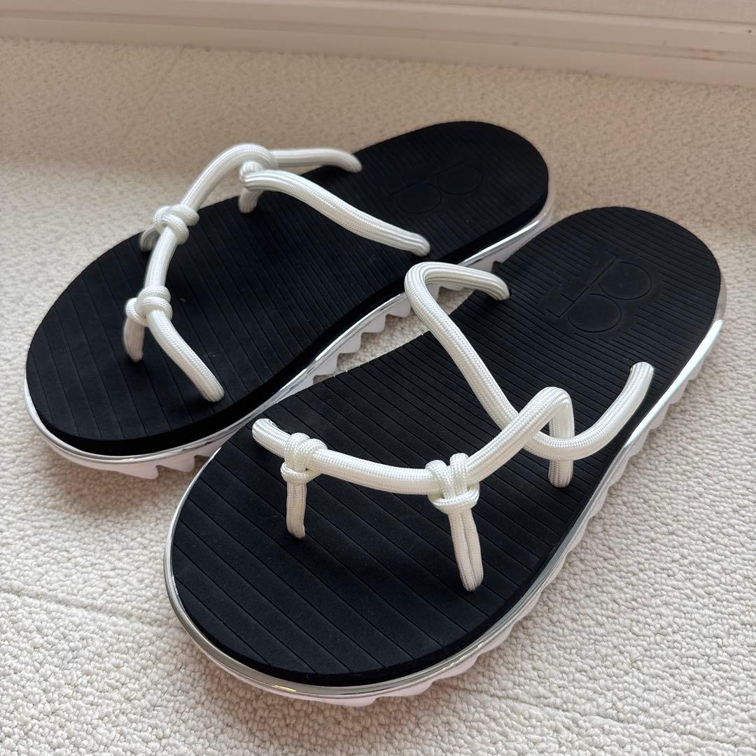 【CFCL】ビーチサンダル ホワイト/ブラック/シルバー