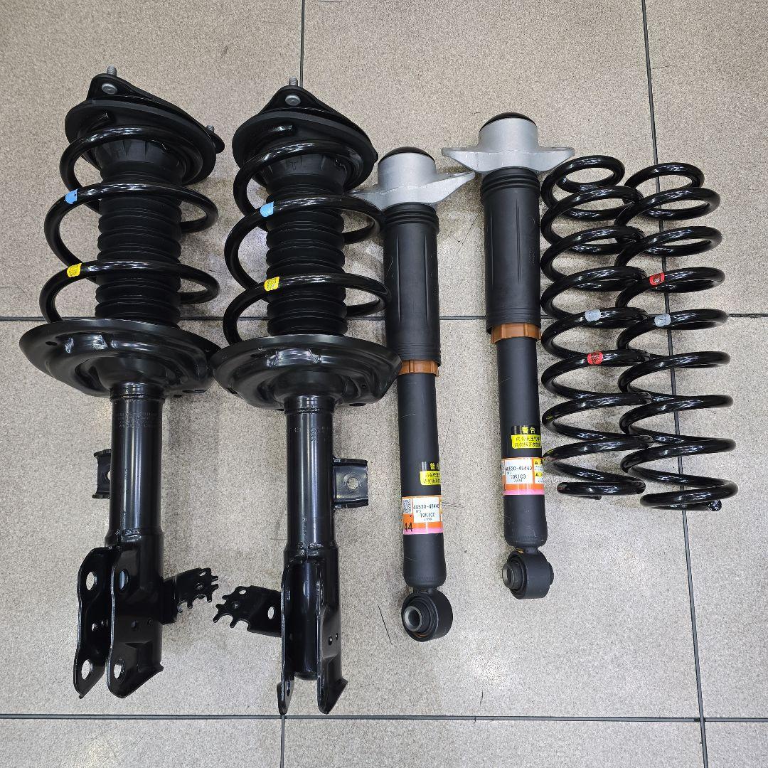 た*だ様 ハリアー80 ハイブリット純正サスペンションキット(一式)ほぼ新品